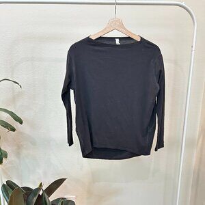 LULULEMON BLACK LONG SLEEVE, SIZE 0, GENTLY WORN, FLOWY, TUNIC, ATHLESUIRE